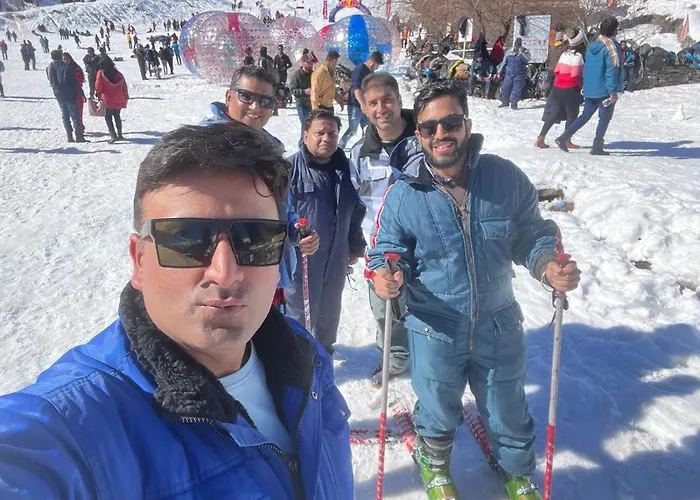 Multiverse Hostel & Stay Manali 